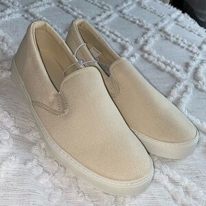 NWT Old Navy canvas slip on sneaker size 8